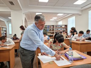 O‘zbekiston Milliy Universitetining ko‘zi ojiz talabalari Nazorat ishini topshirish orqali o‘qishdagi muvaffaqiyatlarini ko‘rsatishdi