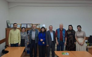 Nobosibirsk davlat  universiteti professori O’zMU talabalariga ma’ruza o’qimoqda