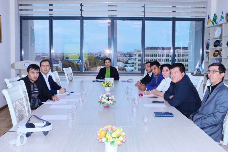 Workshop training on working in a virtual (VR) laboratory for professors and teachers of STEM sciences