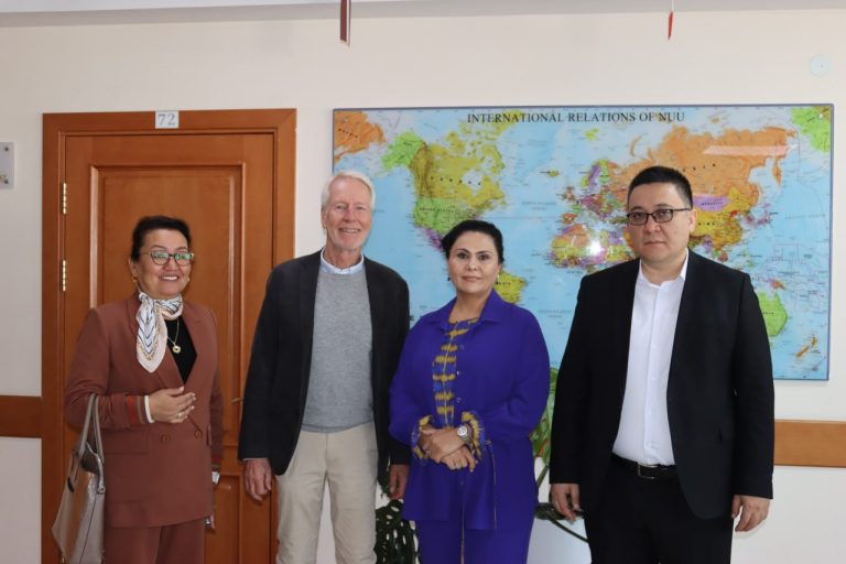 A specialist of the German SES – Senior Experten Service fund is at NUU