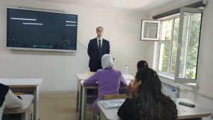 Finlandiyalik tadqiqotchi boshchiligidagi &laquo;Discussion club&raquo;