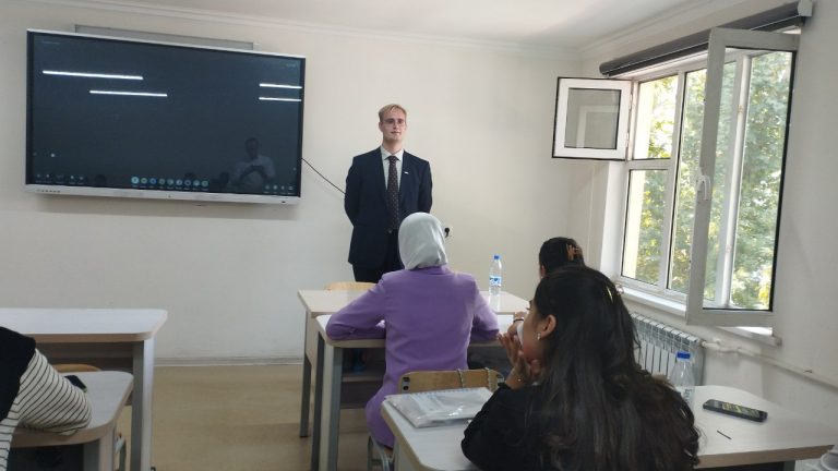 “Discussion club” led by a Finnish researcher