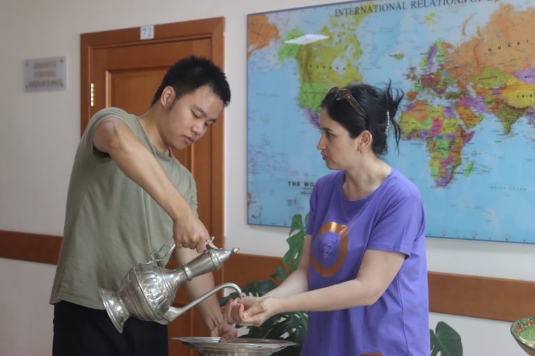 NUU: Pioneering Sustainable Practices in Support of SDG 12 (Reuseable shoppers)