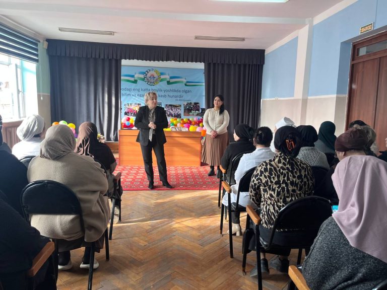 A psychological training session was organized at a specialized school