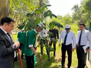 O‘zMUga biriktirilgan maktablarda adiblar va yoshlar uchrashuvi iqlim savodxonligini targ‘ib etish bilan uyg‘unlashtirildi