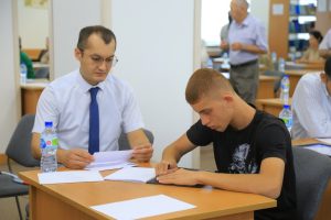 Teng imkoniyatlar sari muhim qadam: ko‘zi ojiz abituriyentlar uchun kirish imtihonlari boshlandi