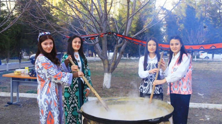O‘zbekiston Milliy universitetida “Sumalak sayli” – milliy qadriyatlarimiz nuri va yoshlik quvonchi
