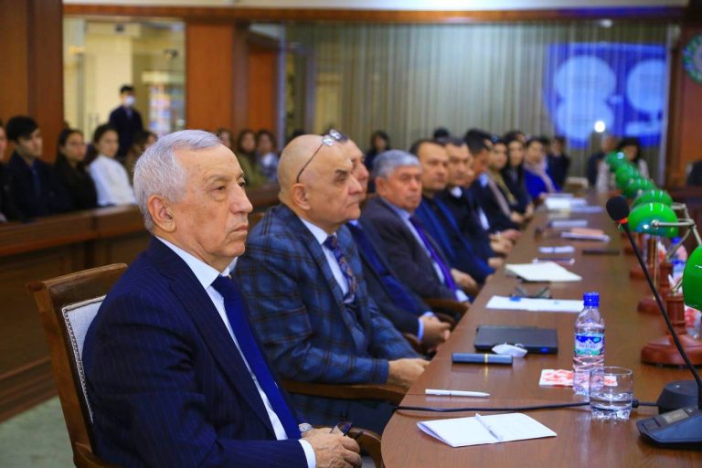 Strategy and Strategizing Processes in Stable Conditions and Landslide Emergencies