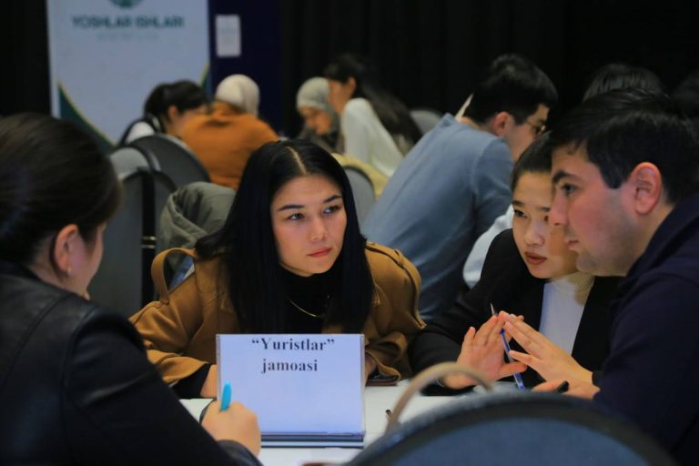 “Huquqiy zakovat” – Konstitutsiya ruhini yuksaltirgan bilimlar bellashuvi